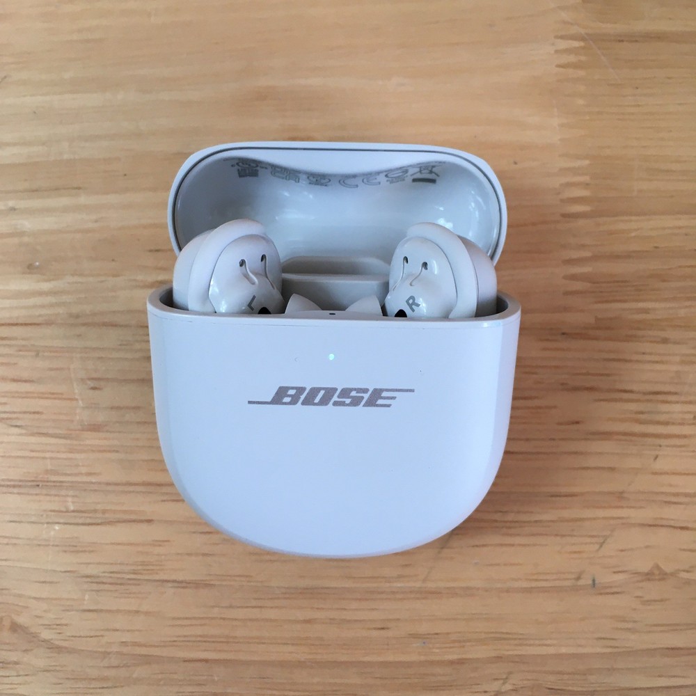 Bose QuietComfort Ultra True Wireless Noise Cancelling Earbuds – White Smoke