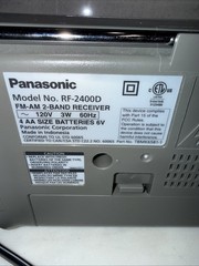 EXCELLENT PANASONIC RF-2400D AM/FM 2-BAND PORTABLE RADIO AC OR BATTERY POWERED