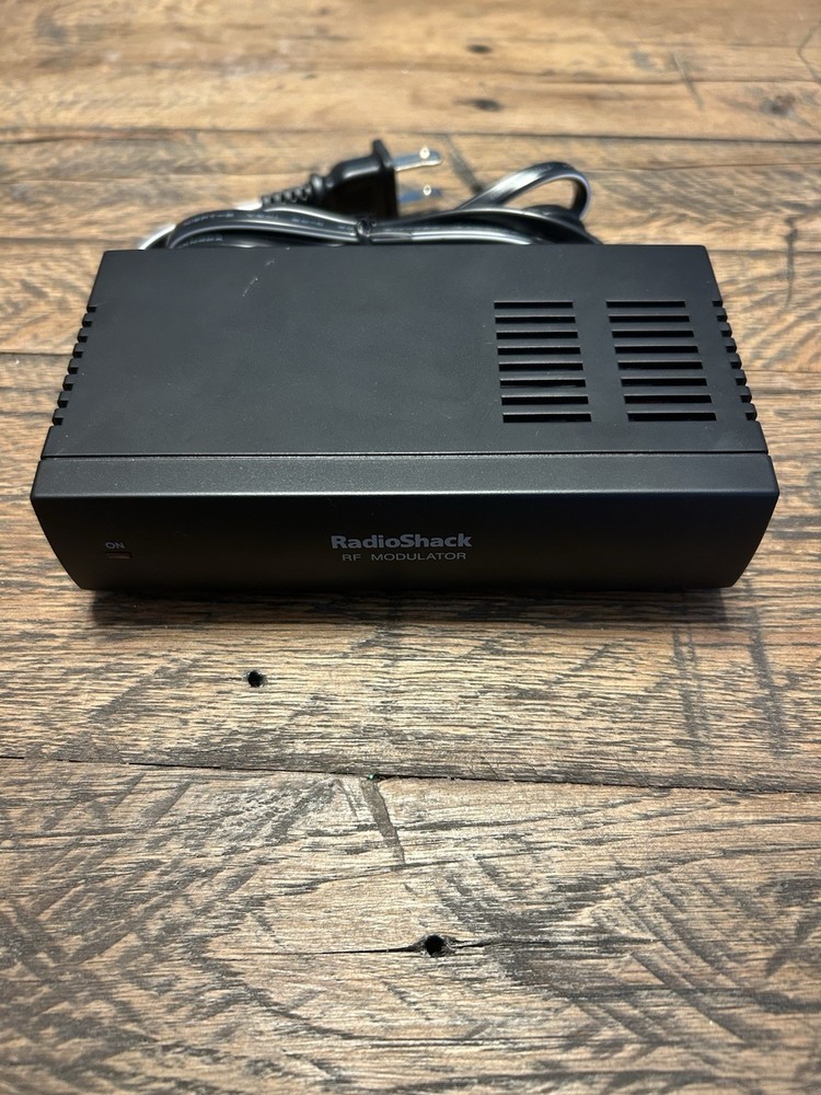 RadioShack RF Modulator Cat 15-1244 RCA Composite Coax TV Converter Channel 3/4