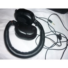 Sony MDR-NC500D Digital Noise Canceling Headphones Travel Case Bundle