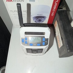 HART HPAD01ID 20V Portable AM/FM Radio w/ USB Charger, White/Black/Blue