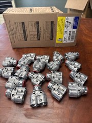 Lot of 18 Arlington 3838AST 3/8″ Snap2It Duplex Connector for MC/AC/Flex, Zinc