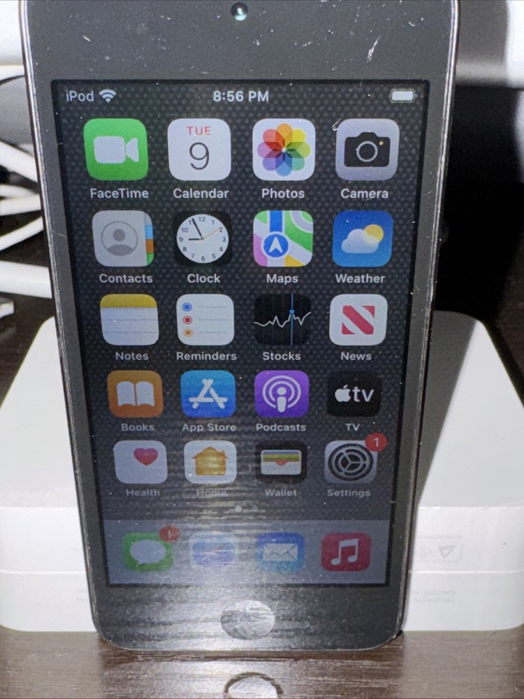 Apple iPod Touch 7th Generation/ 32gb Space Gray/ Used