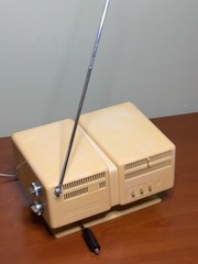 1970s RCA AT059Y Lunar 1 B&W TV AM/FM Flip Clock Radio – No TV Sound