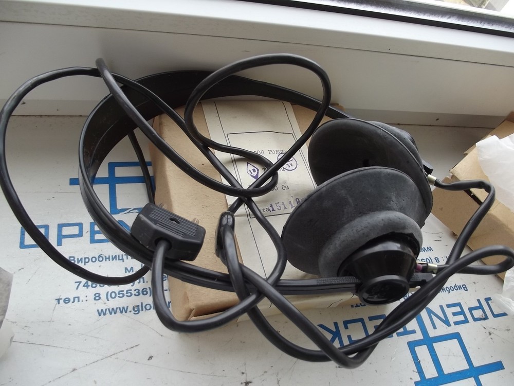 1 X Vintage Soviet headphone TA-56M 100 Ohms and the sealed boxes. New. PCS 1.