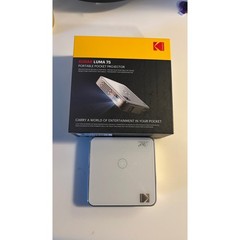 Kodak Luma 75 Portable Pocket Projector RODPJS75 Silver DLP Mini Projector
