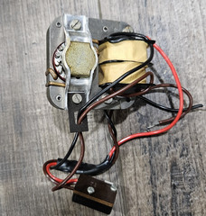 Working BSR C109 Turntable Motor 120V 60Hz ; comes with extra hardware/parts