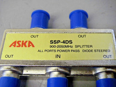 ASKA SSP-4DS 4-Way Splitter 900-2050 MHz All Ports Power Pass Diode Steered