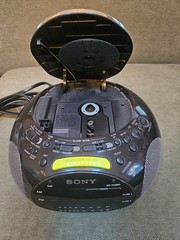 Sony Psyc CD-R/RW Playback Clock Radio Model ICF-CD832