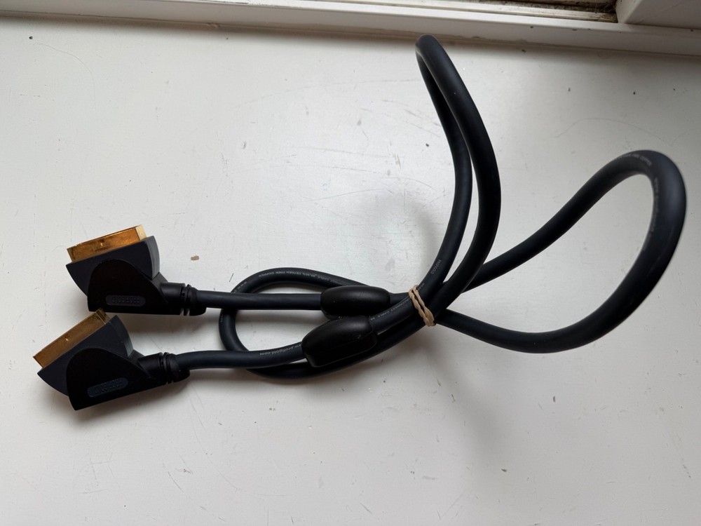 PROFIGOLD HIGH END SCART CABLE. 1 METER 99.96 % OXYGEN FREE COPPER