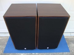 Awesome Cerwin Vega VS-150, 3-way Floor Speaker w/ 15″ Woofers – Reconditioned