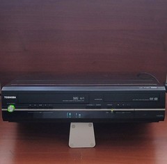 Toshiba D-VR7 HDMI 1080p Upscale DVD Recorder Dubbing VHS Player