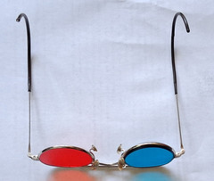 Vintage Anaglyph 3D Glasses Red And Blue Glasses with 2 Clip Ons Lot