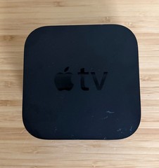 Apple TV 4th Gen HD WiFi Media Streaming Box 32GB (A1625) w/ OEM Remote *TESTED*
