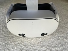 Very Good – Meta Quest 3S 128GB All-in-One VR Headset with Controllers