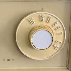VTG Z1960S ZENITH B210 SOLID STATE AM RADIO YELLOW RETRO MID CENTURY WORKING