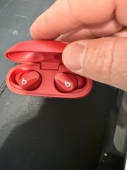 Beats by Dr. Dre Studio Buds – Beats Red