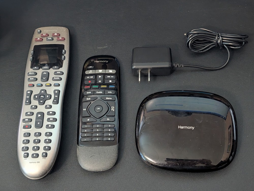 Logitech Harmony Hub w/original remote, power adapter + Harmony 650 Remote