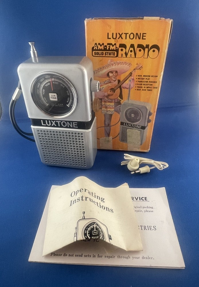 Vintage Luxtone AM/FM Portable Radio Original Box Hong Kong D2379A Needs Repair