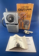 Vintage Luxtone AM/FM Portable Radio Original Box Hong Kong D2379A Needs Repair