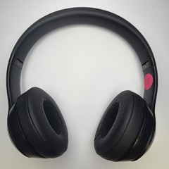 Beats by Dr. Dre Beats Solo3 Wireless On-Ear Headphones – Black