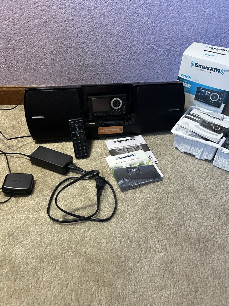 SiriusXM Portable Speaker Dock Model SXSD2 with Onyx Plus Vehicle Kit