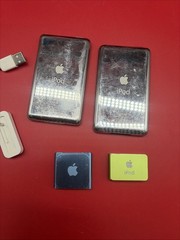 Apple iPod Lot. Mostly Parts Not Working. Small One Works Others Do Not