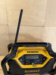 DeWalt DCR028 12v/20v Li-Ion Jobsite Bluetooth Radio (FOR PARTS OR REPAIR)