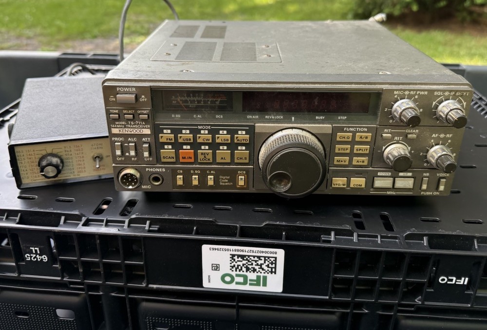 Kenwood TS-711A Ham Radio Transceiver 144MHz For Parts Or Repair