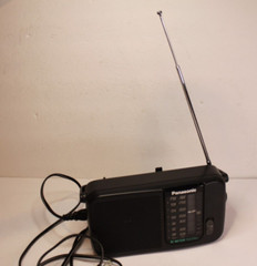 Panasonic RF-544 Portable AM / FM Radio Handle Antenna AC or Battery Works