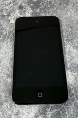 Apple iPod Touch 4th Generation A1367 32GB Bundle w/ Charger LOT:LF