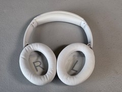 Bose Quiet Comfort Noise Cancelling Wireless Bluetooth Headphones in Smoke White