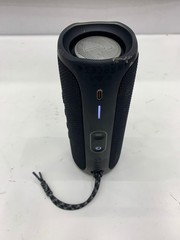 JBL Flip 5 Portable Waterproof Speaker – Midnight Black