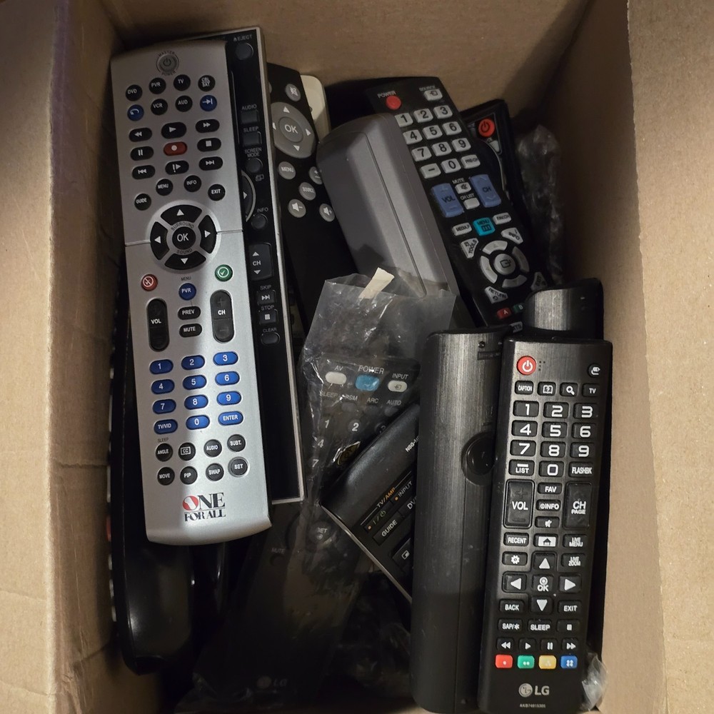 Lot Of 31 Remote Controls – Various Brands, Sony, Zenith, Samsung, LG Work
