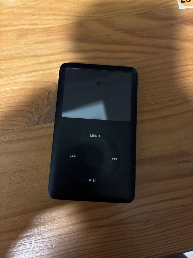 Apple iPod classic 5th Generation Black (80 GB)