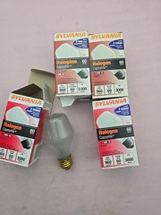 4 X Sylvania Halogen Capsylite 60w 120v bulb New old stock Heavy Bulb