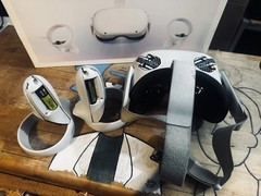 Meta Quest 2 VR Headset 128GB hand painted Rick & Morty Art, Controllers, Box