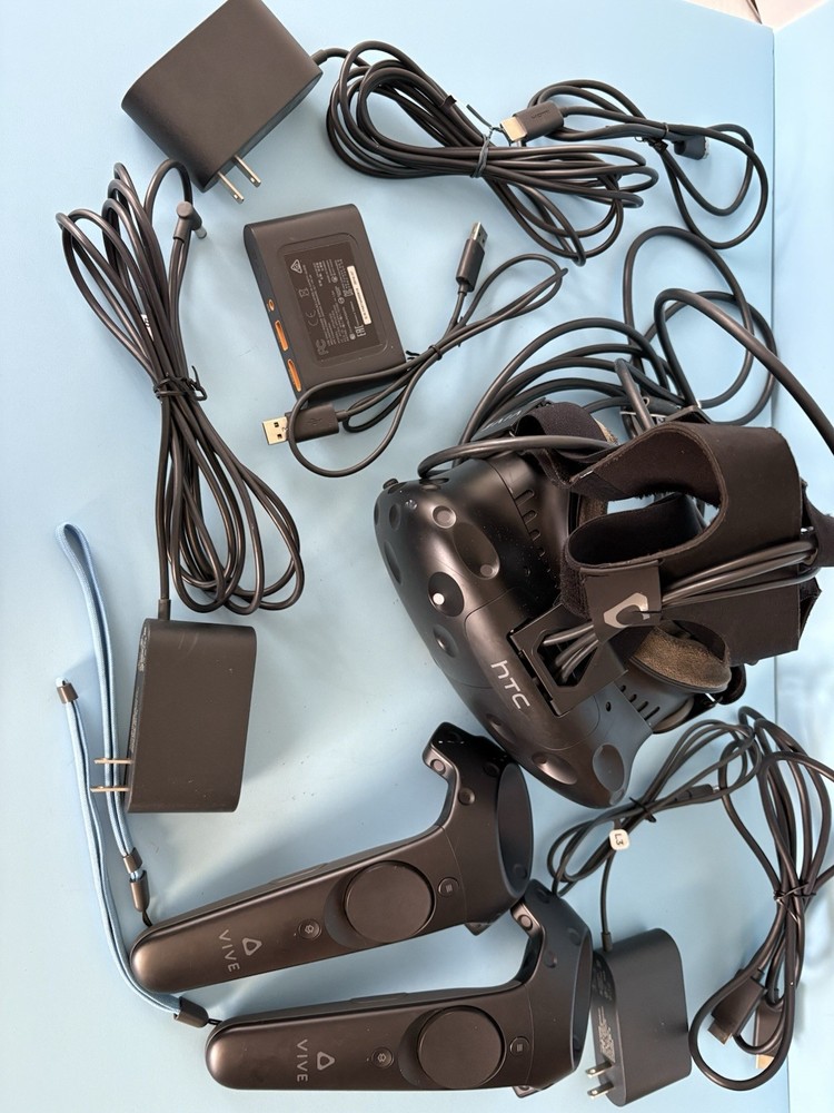 HTC VIVE Kit Virtual Reality Headset With Controllers