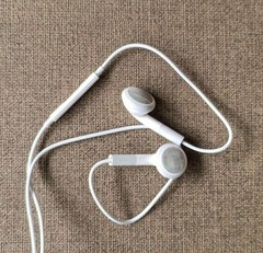 2X Authentic Apple iPod iPhone Earphones Headphones Earbuds+Remote Control+Mic