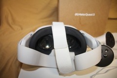 Meta Quest 3 VR Headset 512GB w/ Charger/Controllers/Regular Strap – EX