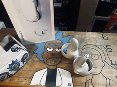 Meta Quest 2 VR Headset 128GB hand painted Rick & Morty Art, Controllers, Box