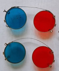 Vintage Anaglyph 3D Glasses Red And Blue Glasses with 2 Clip Ons Lot