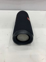 JBL Flip 5 Portable Waterproof Speaker – Midnight Black
