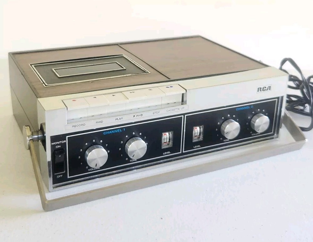 Vintage RCA YZD 560W Walnut Finish CASSETTE DECK RECORDER & Cord 2 Channel