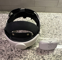 BOBOVR VR Head Strap w/ Battery Pack for Headset – White/Black