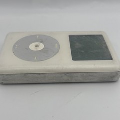 Apple iPod classic 4th Generation White 40 GB A1059 – TESTED – ORIGINAL BATTERY