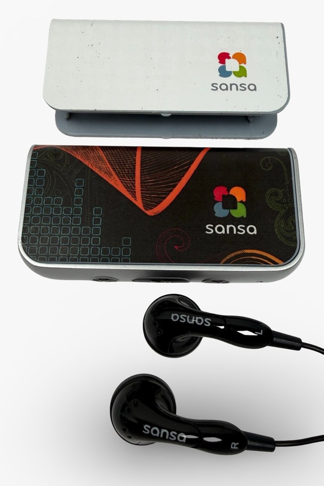 SanDisk Sansa slotMusic Player 2008 MP3 SD Card – 2 faceplates microSD