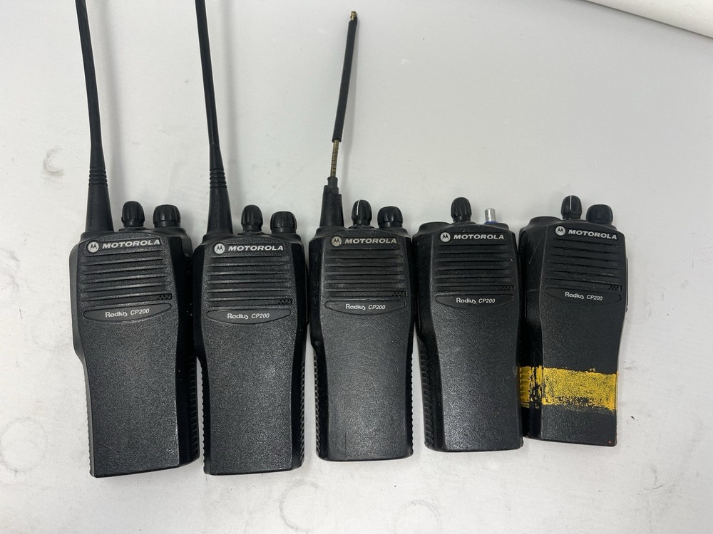 Lot Of 5,Motorola Radius CP200 AAH50RDC9AA1AN UHF Two-Way Radio ,AS Is