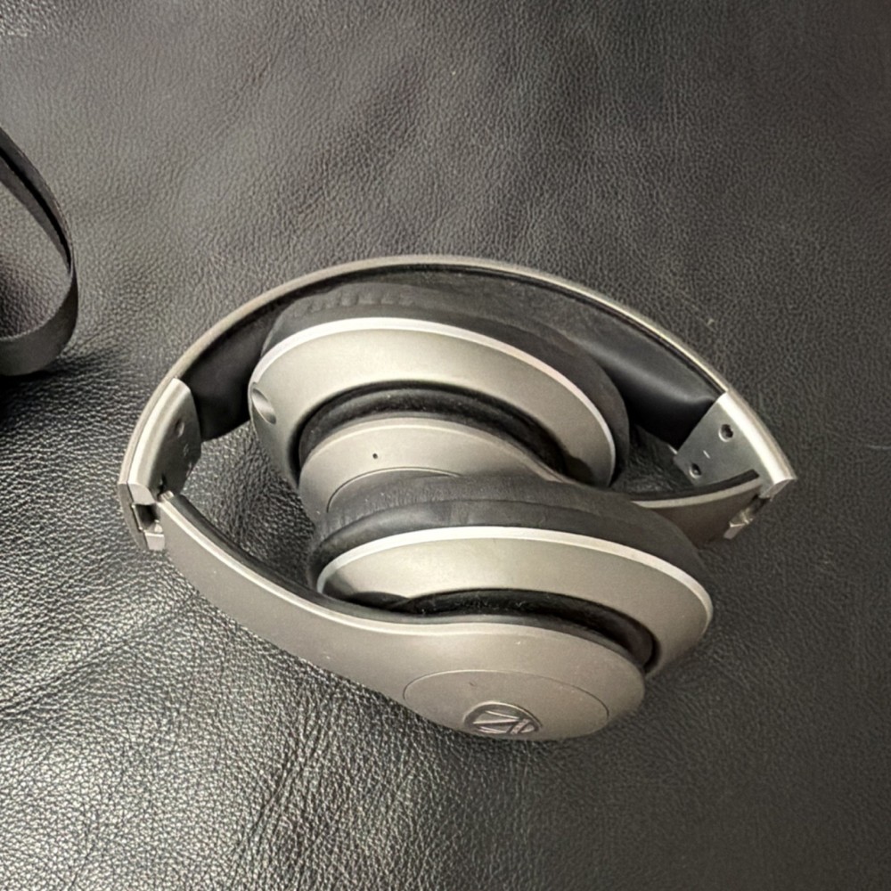 Ncredible One Over-Ear Headphones Gray Adjustable Headband 3.5mm Jack w/ Case