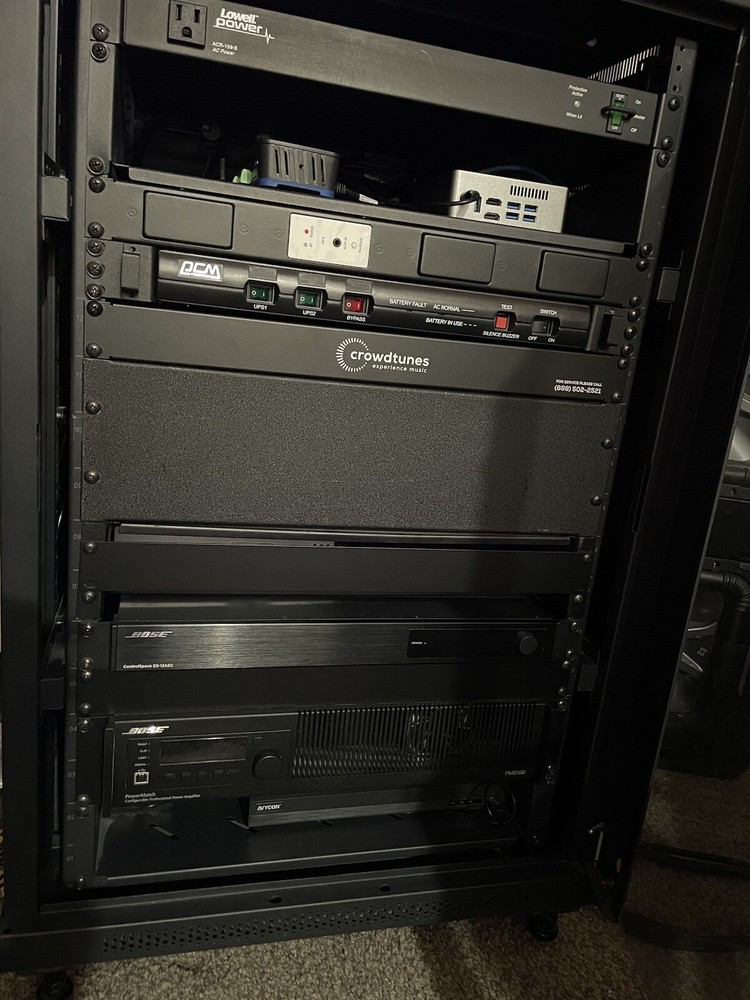 BOSE Audio System ( Fitness Center , Lounge , Hall , Nightclub , Theater , Gym )